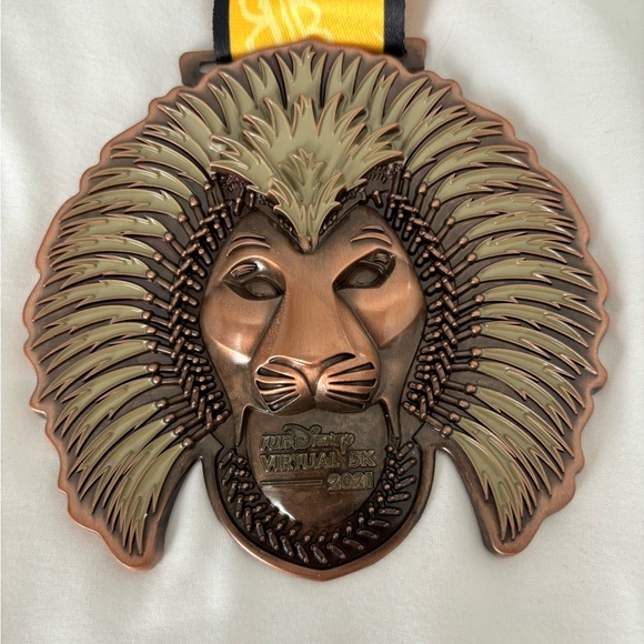 RunDisney 5K Lion King Medal Set 🦁🐗🐛🎶 - Picture 4 of 10